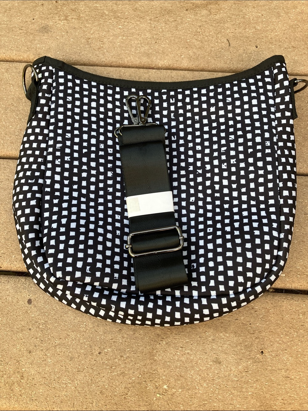 NWOT Coco+Carmen Black white checked Neoprene Crossbody